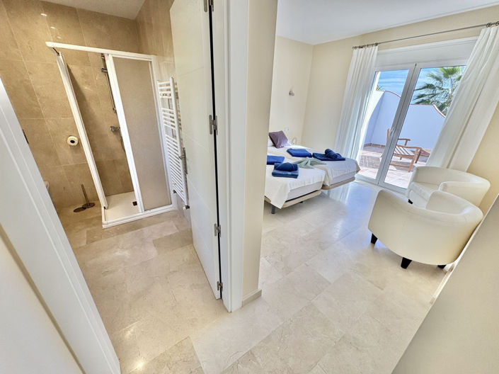 Image No.15-5 Bed Villa for sale