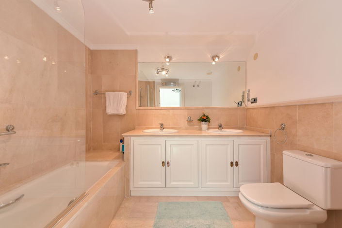 Image No.18-3 Bed Villa for sale