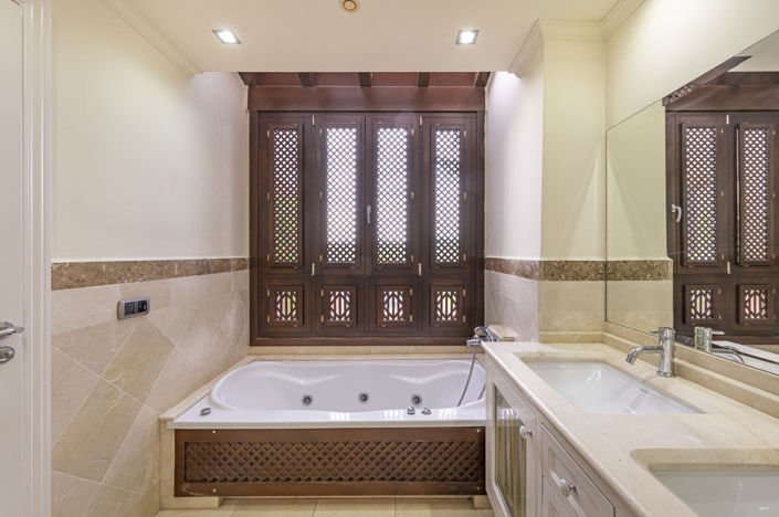 Image No.21-4 Bed Townhouse for sale