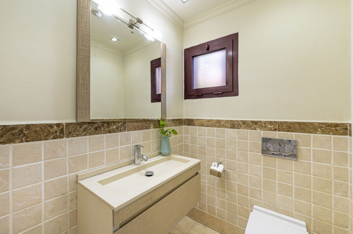 Image No.29-4 Bed Townhouse for sale