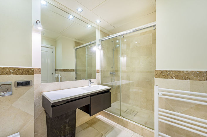 Image No.30-4 Bed Townhouse for sale