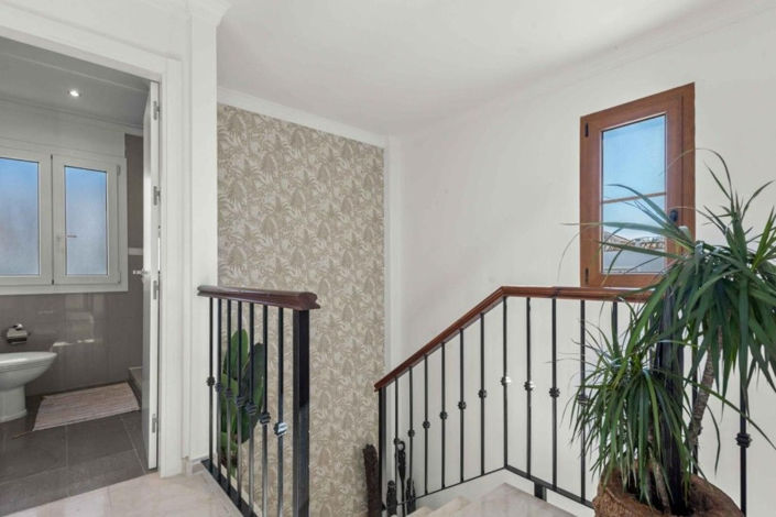 Image No.17-4 Bed Villa for sale