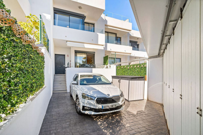 Image No.24-3 Bed Townhouse for sale