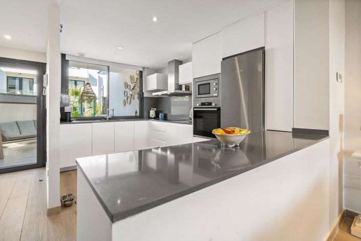 Image No.8-3 Bed Townhouse for sale