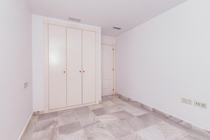 Image No.12-4 Bed Apartment for sale