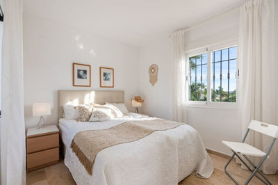 10-bb915d1cb19341576dcdc994b81ab9c5