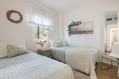 12-53013098fcab6c38b1379cd33298e050