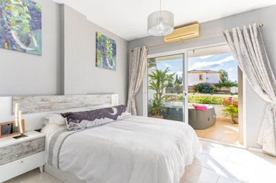 10-bb915d1cb19341576dcdc994b81ab9c5