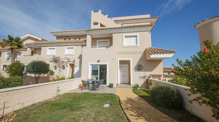 Image No.2-4 Bed Villa for sale