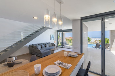 12-53013098fcab6c38b1379cd33298e050