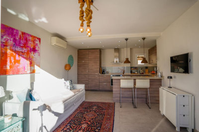 8-e64a9055bba3e77ac8aca3b893cdf826