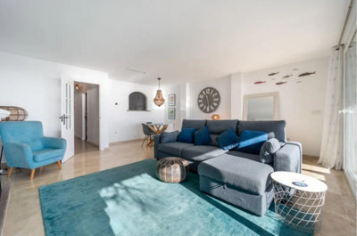 10-bb915d1cb19341576dcdc994b81ab9c5