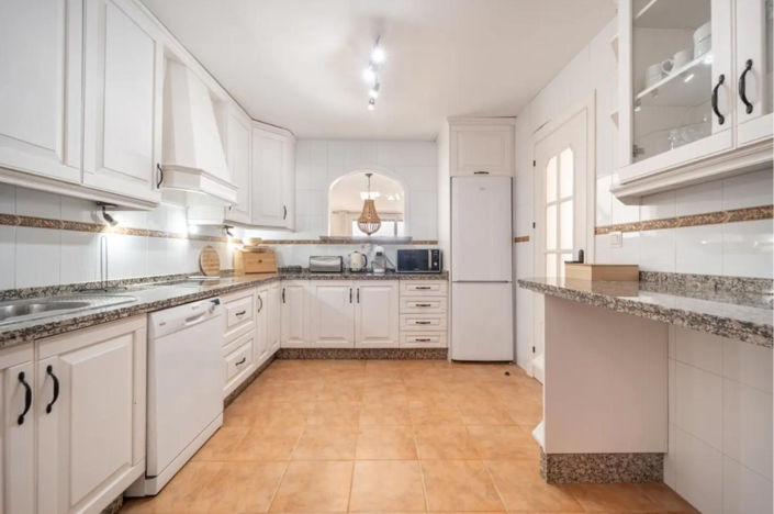 Image No.16-3 Bed Townhouse for sale