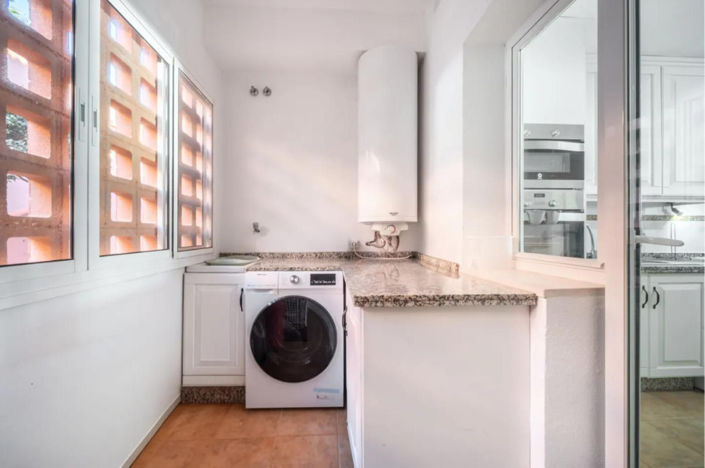 Image No.18-3 Bed Townhouse for sale