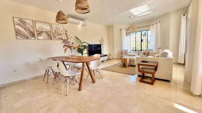 10-bb915d1cb19341576dcdc994b81ab9c5