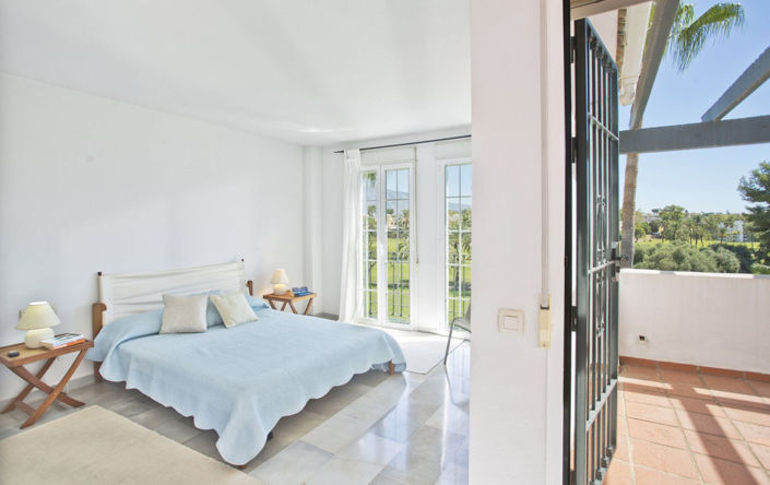 Image No.11-3 Bed Townhouse for sale