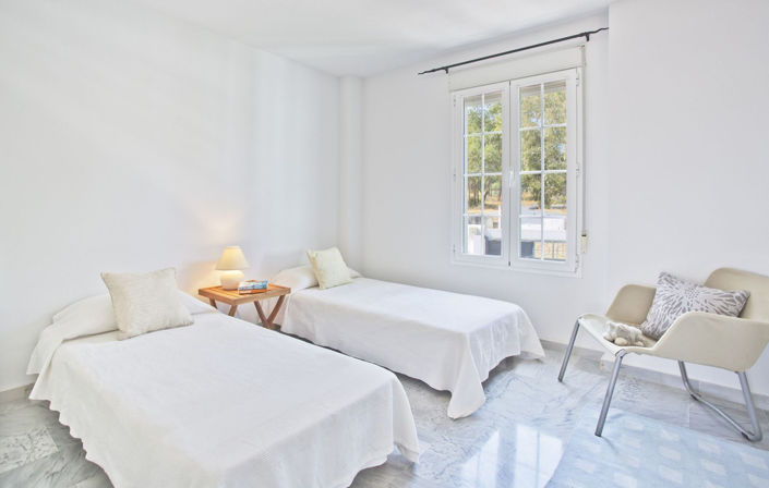 Image No.14-3 Bed Townhouse for sale