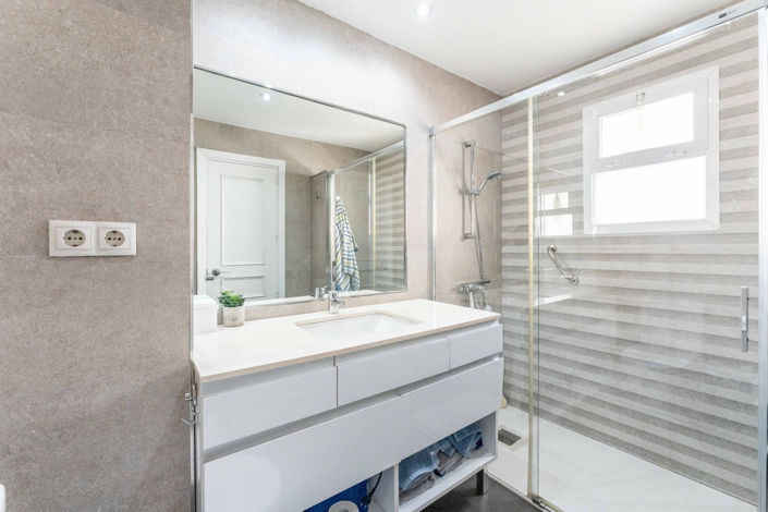 Image No.20-2 Bed Apartment for sale