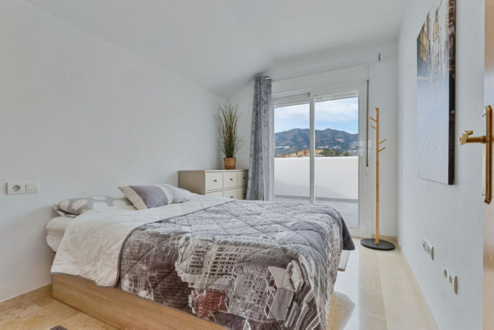 Image No.15-3 Bed Apartment for sale