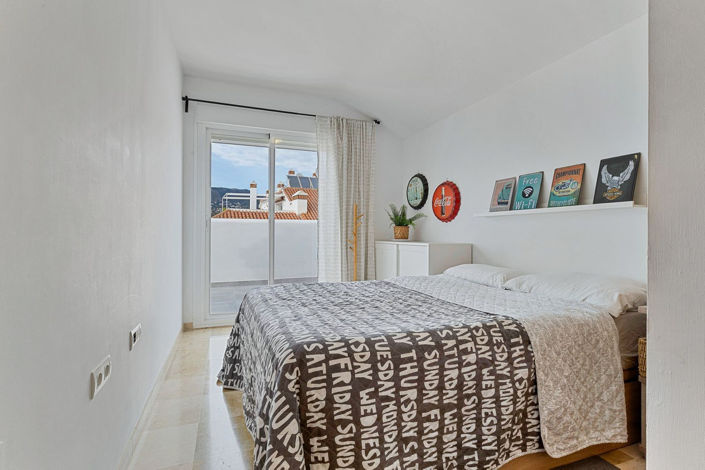 Image No.17-3 Bed Apartment for sale