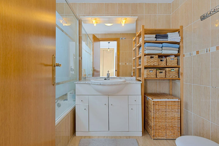 Image No.20-3 Bed Apartment for sale