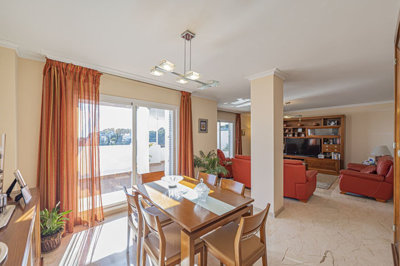 10-bb915d1cb19341576dcdc994b81ab9c5