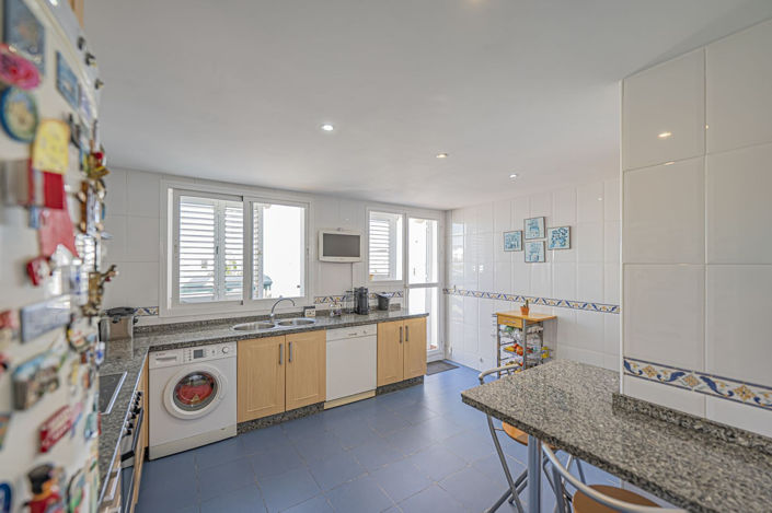 Image No.12-4 Bed Apartment for sale