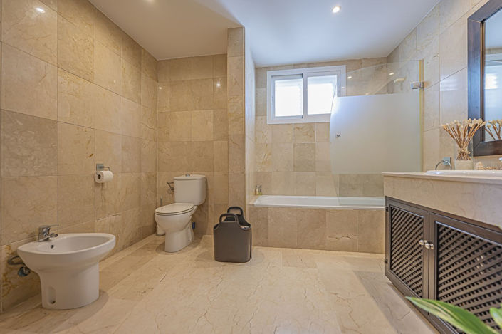 Image No.26-4 Bed Apartment for sale