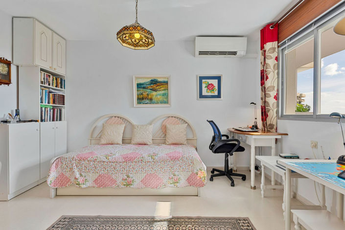 Image No.10-2 Bed Apartment for sale