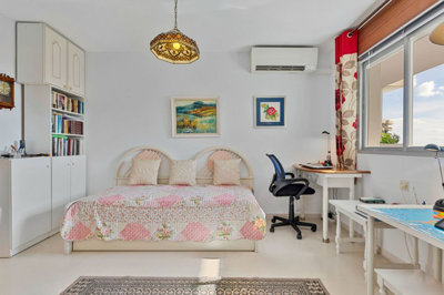 10-bb915d1cb19341576dcdc994b81ab9c5