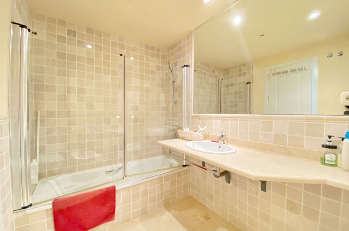 Image No.19-2 Bed Apartment for sale