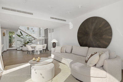 10-bb915d1cb19341576dcdc994b81ab9c5