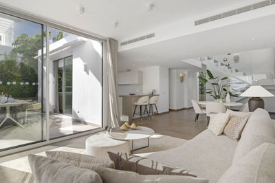 8-e64a9055bba3e77ac8aca3b893cdf826