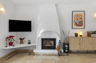 10-bb915d1cb19341576dcdc994b81ab9c5