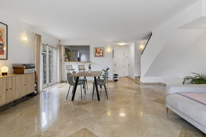 Image No.11-3 Bed Townhouse for sale