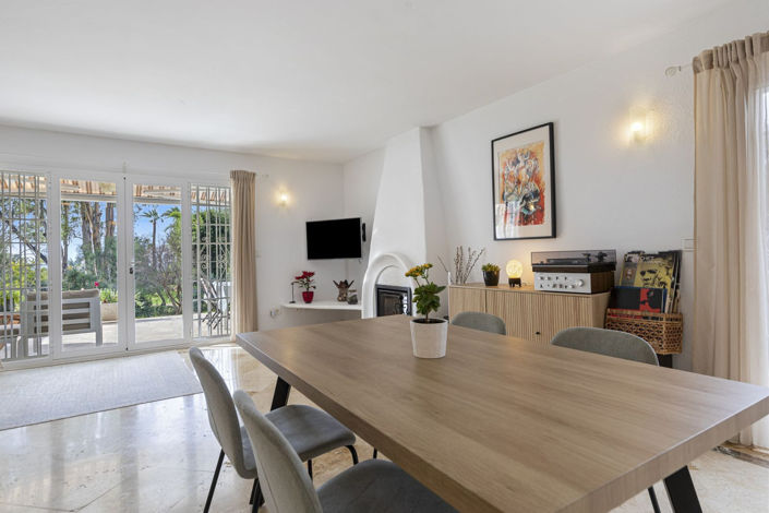 Image No.14-3 Bed Townhouse for sale