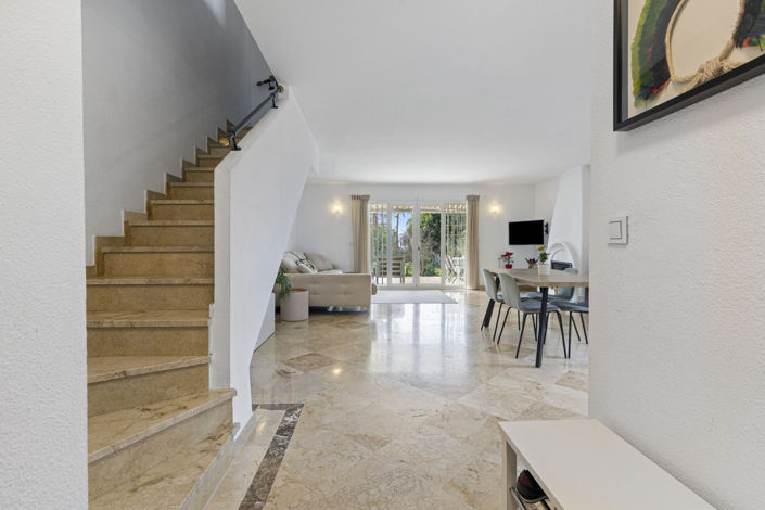 Image No.21-3 Bed Townhouse for sale