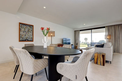 12-53013098fcab6c38b1379cd33298e050