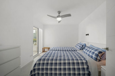 10-bb915d1cb19341576dcdc994b81ab9c5