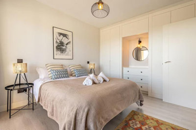 10-bb915d1cb19341576dcdc994b81ab9c5