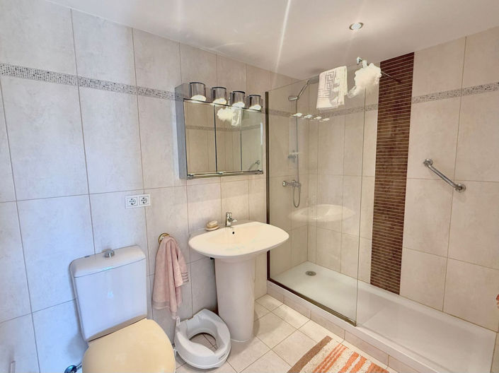 Image No.13-2 Bed Apartment for sale