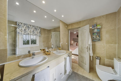 15-11d12f2f454f2f5e9b981fdd8b901d51