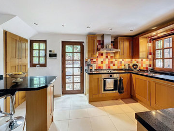 10-bb915d1cb19341576dcdc994b81ab9c5