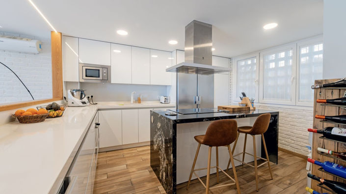 Image No.14-4 Bed Townhouse for sale