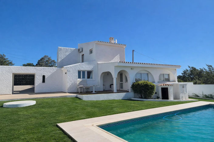 Image No.2-4 Bed Villa for sale