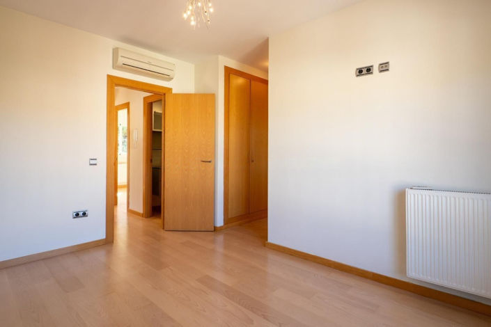 Image No.26-3 Bed Villa for sale