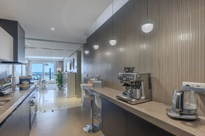 13-5fd73dea700db77384c091ca9818b1a9