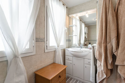 13-5fd73dea700db77384c091ca9818b1a9