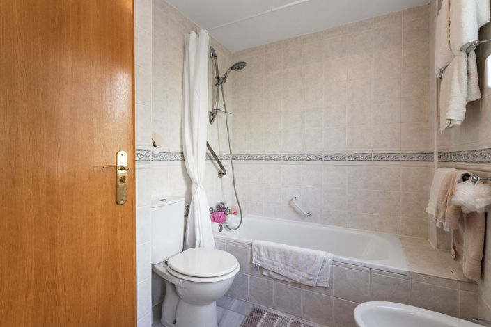 Image No.16-2 Bed Apartment for sale