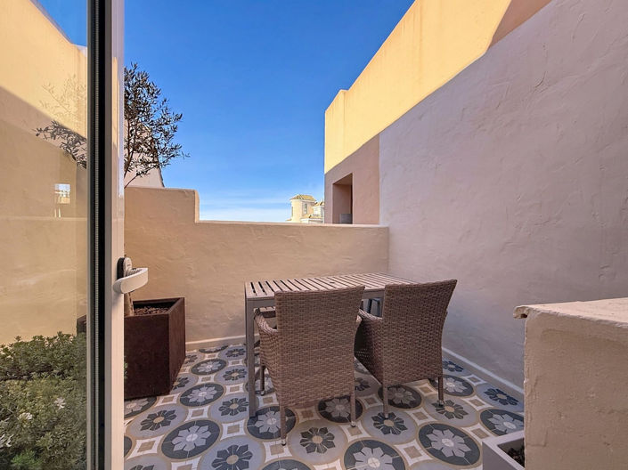 Image No.11-3 Bed Apartment for sale